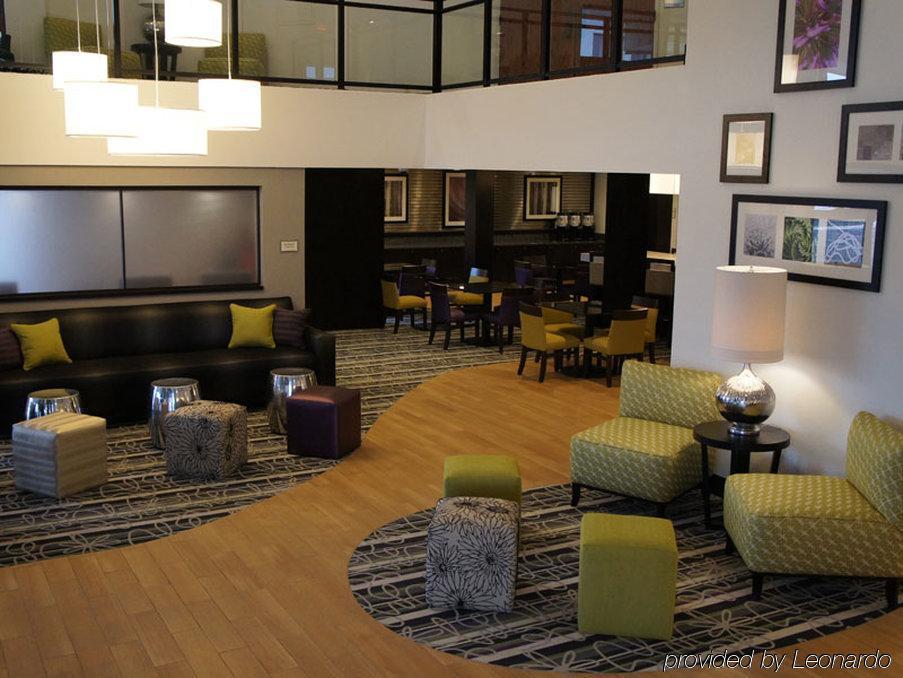 La Quinta Inn & Suites By Wyndham Detroit Metro Airport Romulus Exterior photo